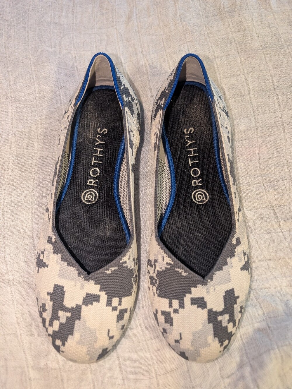 Rothys The Flat Gray Ash Camo Retired Round Toe Ballet Flat Shoes Women's 8.5 M